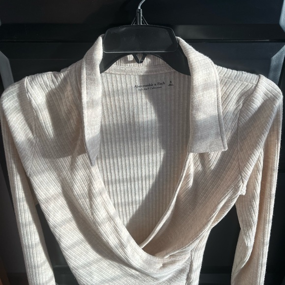 Women’s cross body soft collard shirt - Picture 3 of 3